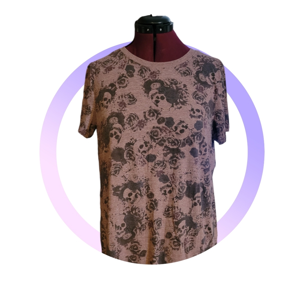 Torrid Size 1, Skulls and Flowers Pattern, Short Sleeve, T-shirt, XL